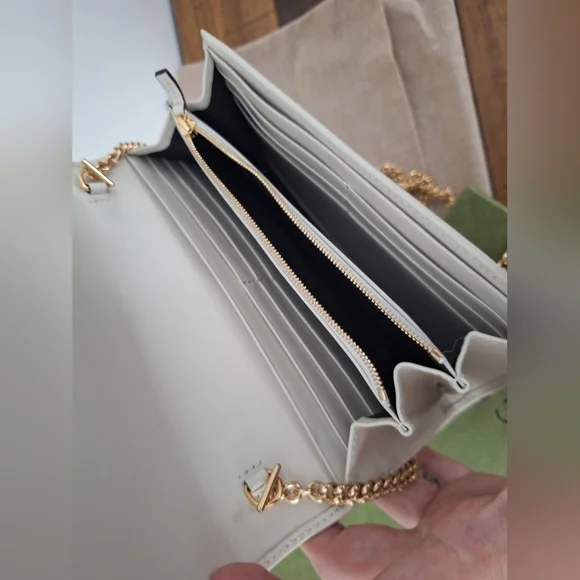 Gucci White Leather Chain Bag - Picture 6 of 7